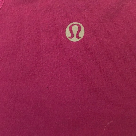 EUC LULULEMON SIZE SMALL FUCHSIA TANK TOP - Picture 4 of 4